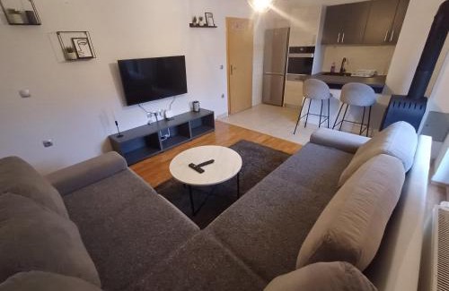 Canton 10 House | Vikendica Mila