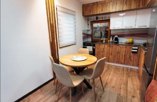 Arandelovac Apartment | Vikendica za odmor Mir