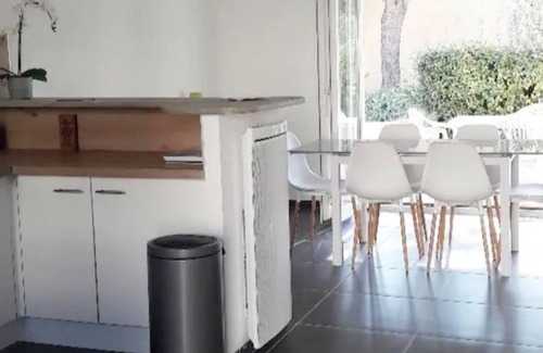 Saint-Pierre-la-Mer Villa | Villa 7 people, 3 bedrooms, 2 terraces, solarium, 200m beach, air conditioning