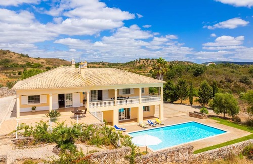 Silves Villa | Villa Entrecolinas - Four Bedroom Villa, Sleeps 8