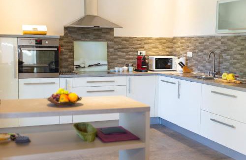 Risika Villa | Vila Adrimar