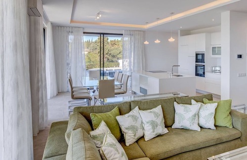 Vale de Centianes Villa | Vila Centeanes Luxury villa,enviable position stunning sea views!