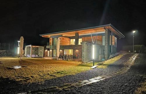 Firiza Villa | VILA ESCAPE - Pe Malul Lacului Firiza,Maramures