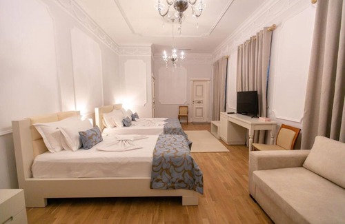 Blloku Hotel | Vila Ferdinand Modern Rooms In Tirana