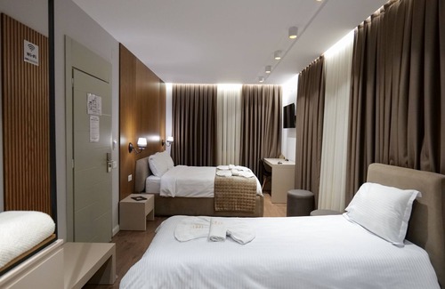 Korce Hotel | Vila Muslli