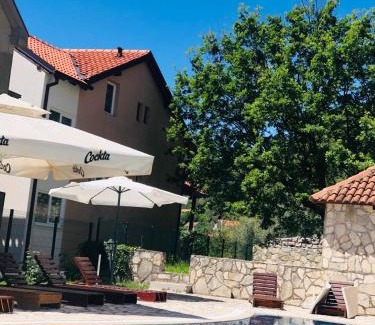 Lapcici Hotel | Vila Oaza Markovici