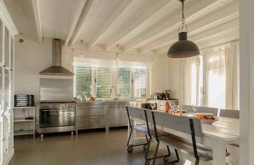Saint-Etienne-de-Villereal Villa | Villa Fauquié - A unique wooden house in the south of Dordogne with heated pool