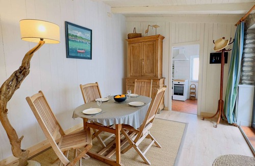 Saint-Clement-des-Baleines House | Village house near the whale lighthouse