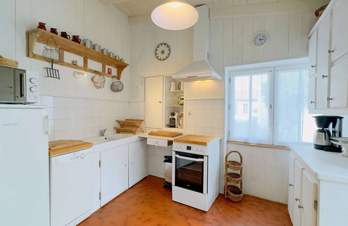 Saint-Clement-des-Baleines House | Village house near the whale lighthouse