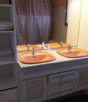 Saint-Laurent-de-la-Salanque Bed & Breakfast | villa climatisée avec grande piscine