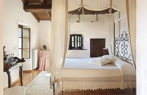 Castiglione di Garfagnana Villa | VILLA IL COLLE, charm and comfort overlooking the Apuan Alps