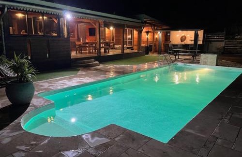 Le Portail Villa | Villa Ô Pieds Nus 180m2 4 chambres piscine jardin tropical parking privé