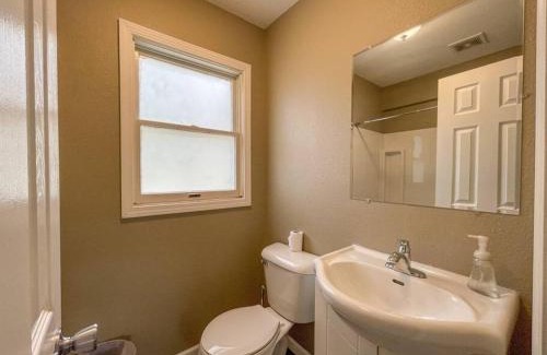Lake Ozark House | Villa 1 sleep 6 w/VIP pkg- Bachelor parties here!