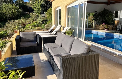 Peymeinade Villa | VILLA 10 pers SEA VIEW CALM COVER SWIMMING POOL REAR COUNTRY CANNES