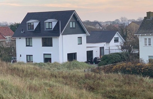 Noordwijk aan Zee Villa | Villa 100 meters from the beach. Private pool!