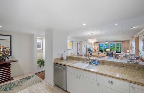 Kahuku Villa | Villa 104: Fall REDUCED 50%! Ocean View Turtle Bay