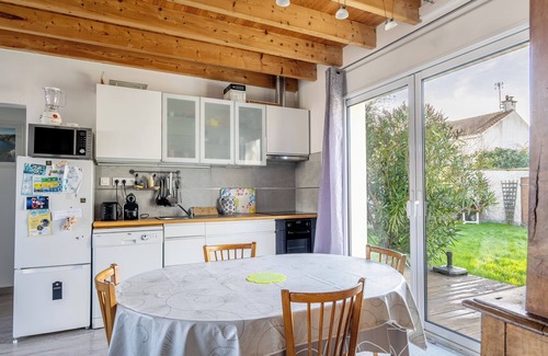 Pornic Villa | Villa '190, Chic, Sobre, Plage À Pied, 6 P' with Private Terrace and Private Garden