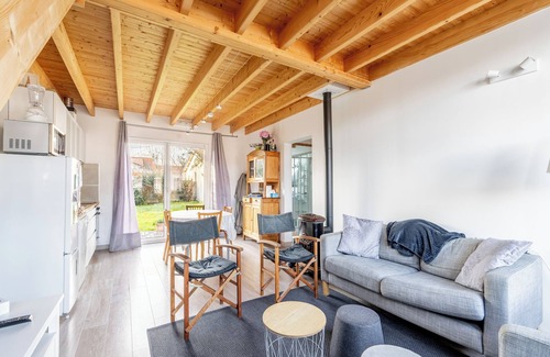 Pornic Villa | Villa '190, Chic, Sobre, Plage À Pied, 6 P' with Private Terrace and Private Garden