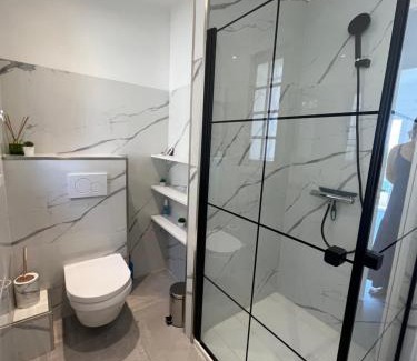 Grasse Villa | Villa 2 chambres rénovée Juillet 2023 - vue mer - parking privé