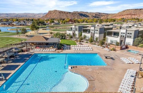 Bloomington Apartment | Villa #22 at Bloomington Country Club - Fairway to Heaven condo