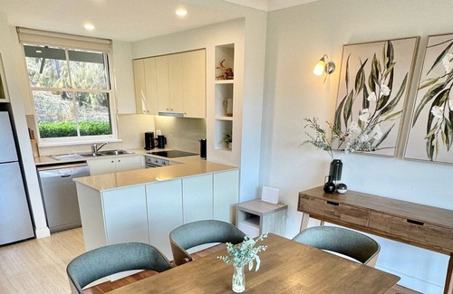 Pokolbin Villa | Villa 2br Mountain View Retreat Villa located within Cypress Lakes Resort
