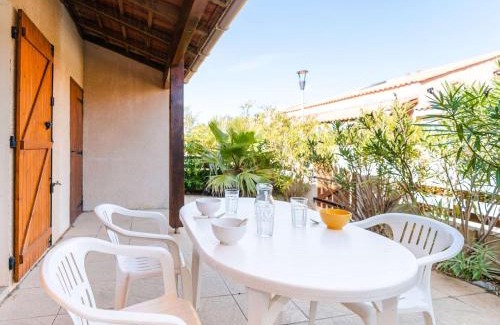 Les Ayguades Villa | Villa 3 pièces avec piscine, terrasse et parking privé - 4 personnes, animaux acceptés - FR-1-409-20