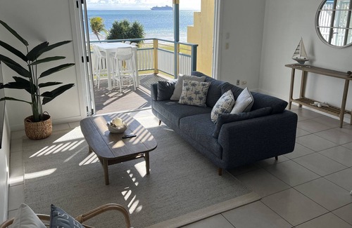 Brisbane Waterfront Villa | Villa 35 - Air conditioned beach front villa