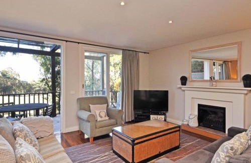 Pokolbin Villa | Villa 3br Beaujolais Villa located within Cypress Lakes Resort