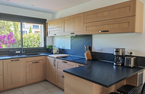 Lecci House | Villa 4*- 4/6 pers, private pool 28°, air conditioning, Fibre, 800m from beach, shops 50m away