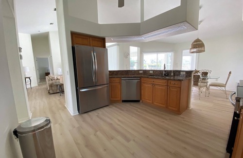 White Marsh House | Villa - 4 bed, 4 bath with pool & heated spa over looking pond, White Marsh area