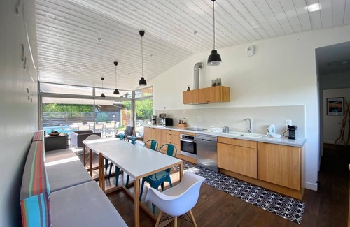 Mimizan Villa | Villa 4* Les Cahuttes with swimming pool between ocean and forest.