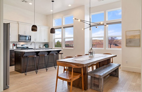 Bloomington Condo | Villa 4 -Luxury Villa with Pool View