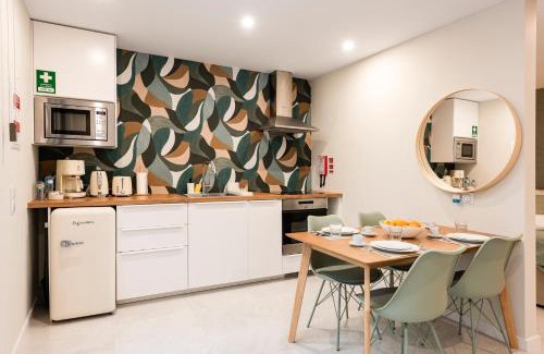 Gambelas House | Villa 41 - Private Studios Faro Airport, Beach and City Center