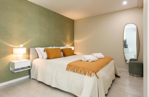 Gambelas House | Villa 41 - Private Studios Faro Airport, Beach and City Center