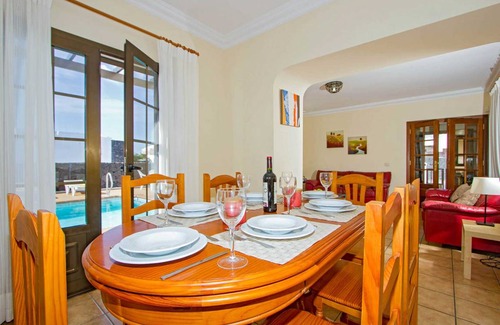 Los Mojones Villa | Villa ∙ 5 bedrooms ∙ 10 guests