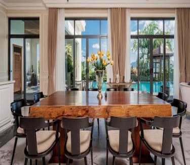 Ha Long Apartment | Villa 5 phòng ngủ víp - Tuần Châu - Sát biển