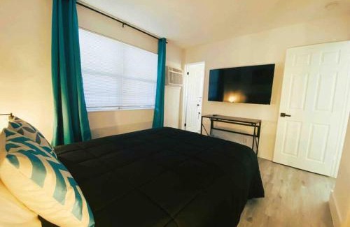 Pompano Beach Apartment | Villa#6 House in Pompano at 4 minutes from the beach!
