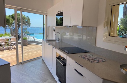 Bonifacio Villa | VILLA 6 PEOPLE sea view on islands lavezzi with private pool