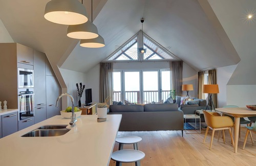 Mullion Cottage | VILLA 6, pet friendly, with pool in Mullion