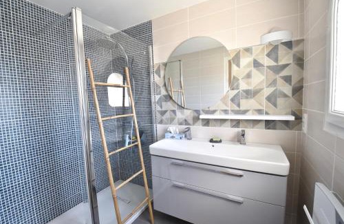 Royan House | Villa 7 chambres avec grande piscine à 600 m de la plage