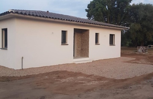 Solaro House | Villa 75m ² new entirely air-conditioned on private and sported property.