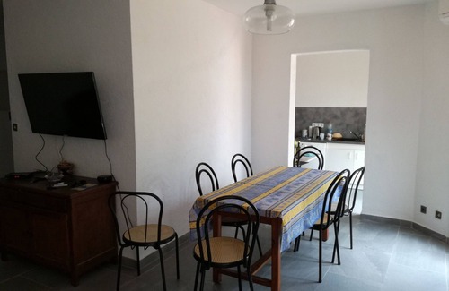 Santa-Maria-Poggio Villa | Villa 8 people 50 m from the sea, direct access