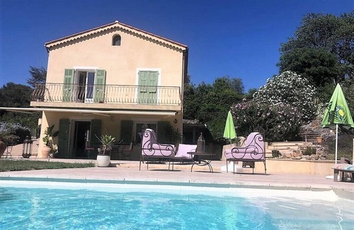 Les Maillans Villa | Villa 8 people, swimming pool. Open view. Beaches 15 mins away, quiet.