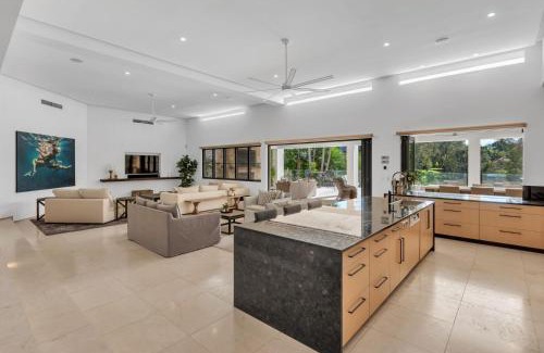 Mount Coolum House | Villa 8 The Lakes