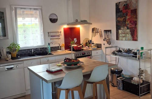 Saint-Cannat House | Villa 90m² ground floor 3 bedroom garden and jacuzzi 15 mins Aix-en-Provence