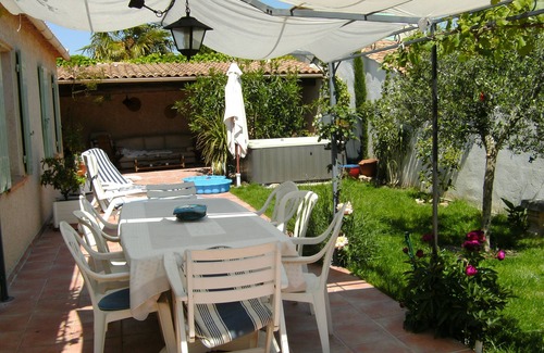 Saint-Cannat House | Villa 90m² ground floor 3 bedroom garden and jacuzzi 15 mins Aix-en-Provence