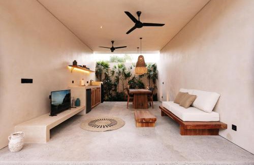 Kuta Villa | Villa Ada Stylish Tropical 1BR Villa with Pool