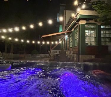 Maritsa Villa | Villa Adis with Hot Pool & Jacuzzi by BookVillaBG