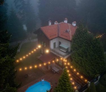 Maritsa Villa | Villa Adis with Hot Pool & Jacuzzi by BookVillaBG