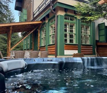 Maritsa Villa | Villa Adis with Hot Pool & Jacuzzi by BookVillaBG